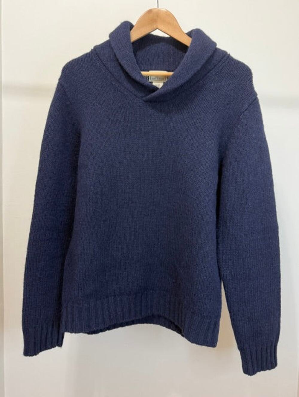 L.L.Bean 100% Shetland Wool Navy Sweater –Brown Elbow Patches, SzM